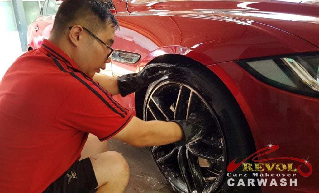 Wheel and rim cleaning service
