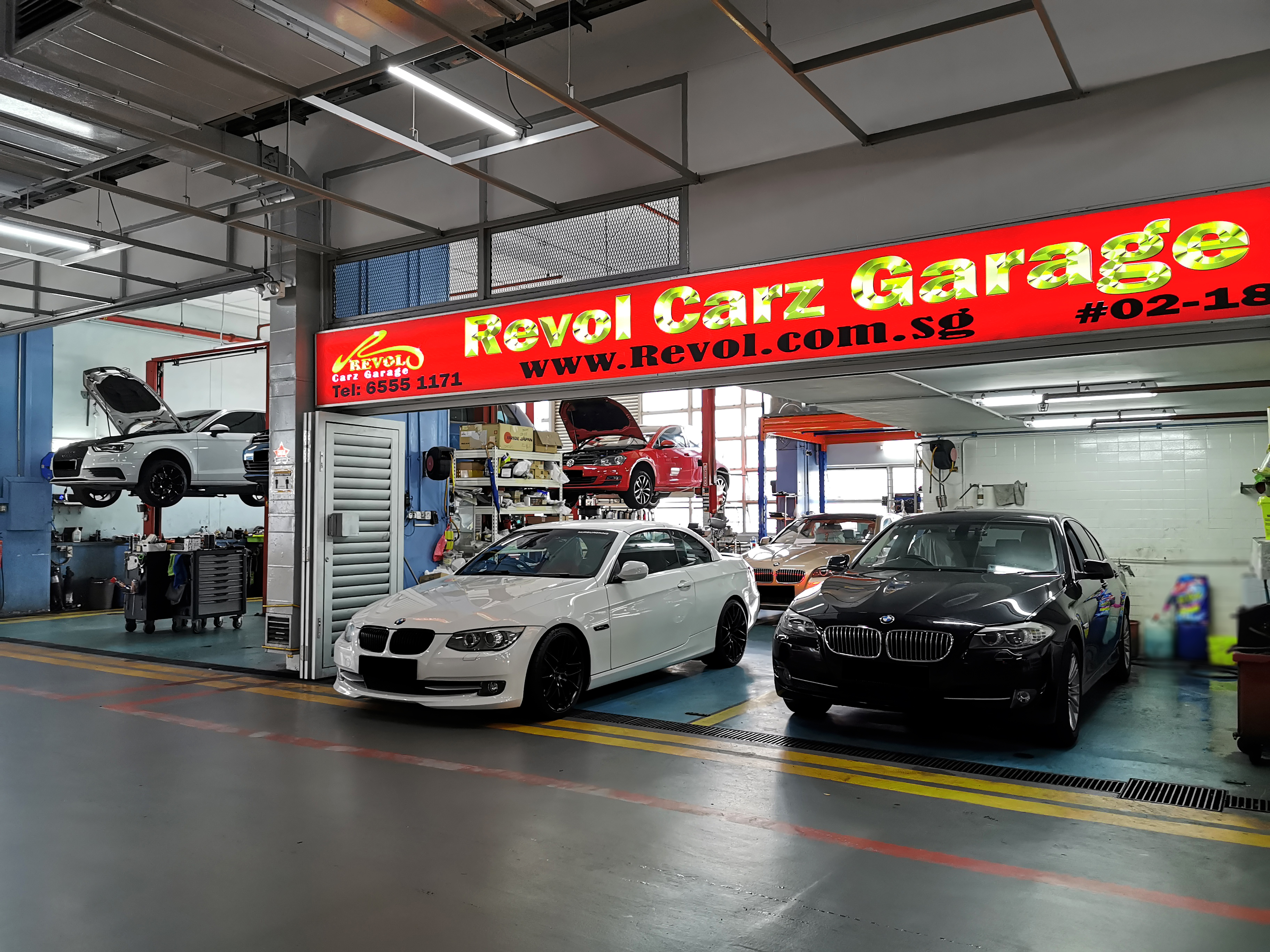 Revol Carz experienced specialist mechanic at work
