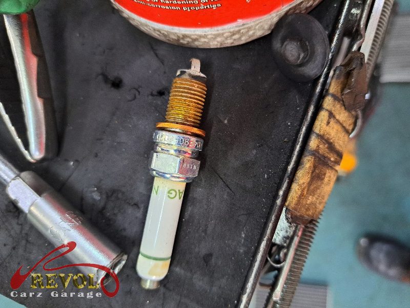 The engine oil and filter changed on the Audi Q2.