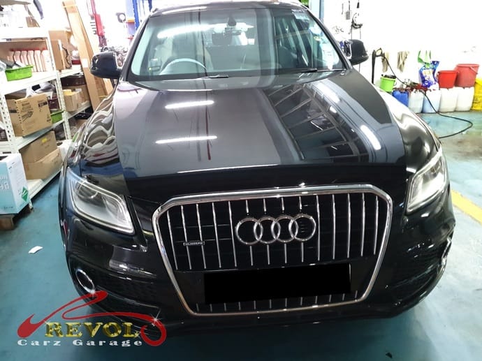 Audi Q5 at the workshop, in with the headlights refusing to turn on.