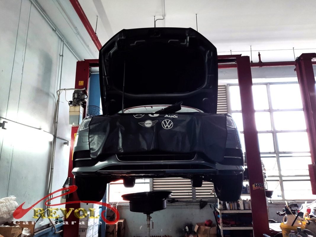 The engine oil and filter changed on the Audi A3.