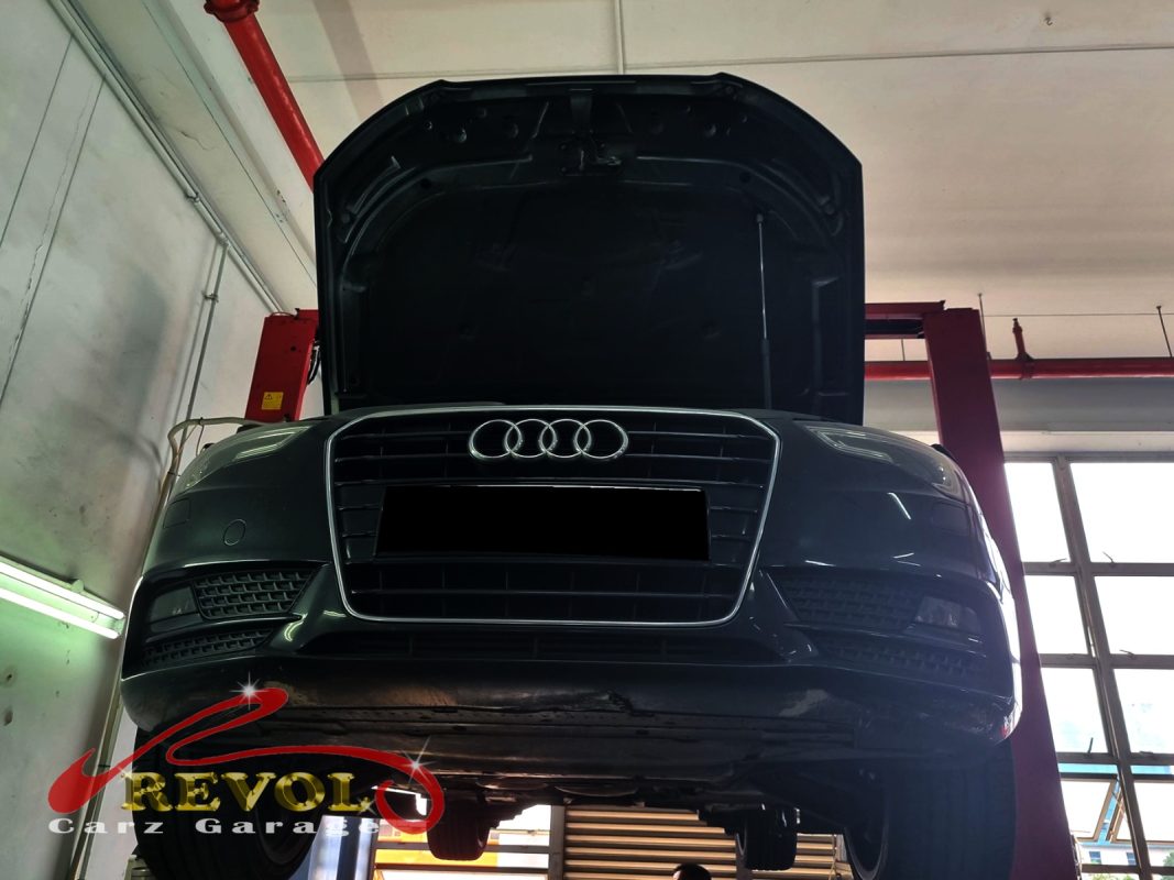 The engine oil and filter changed on the Audi A5.