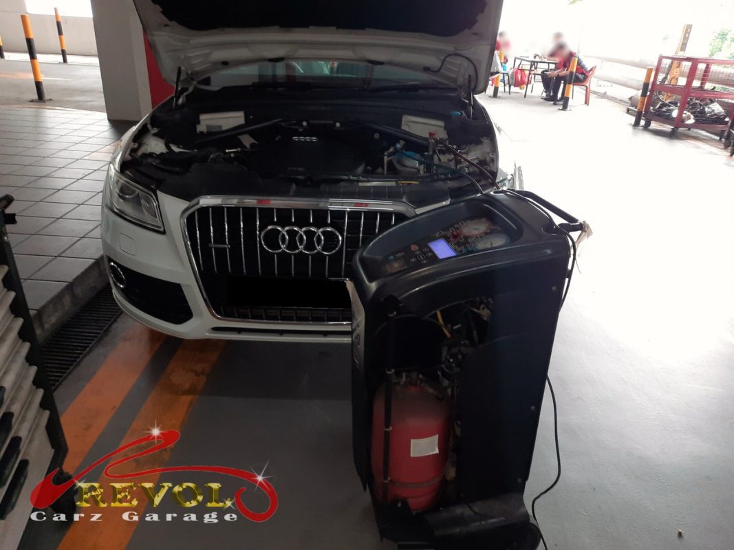 The AC system checked on the Audi Q5.