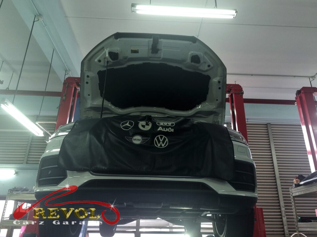 The worn front lower arm bush on the Audi Q3.