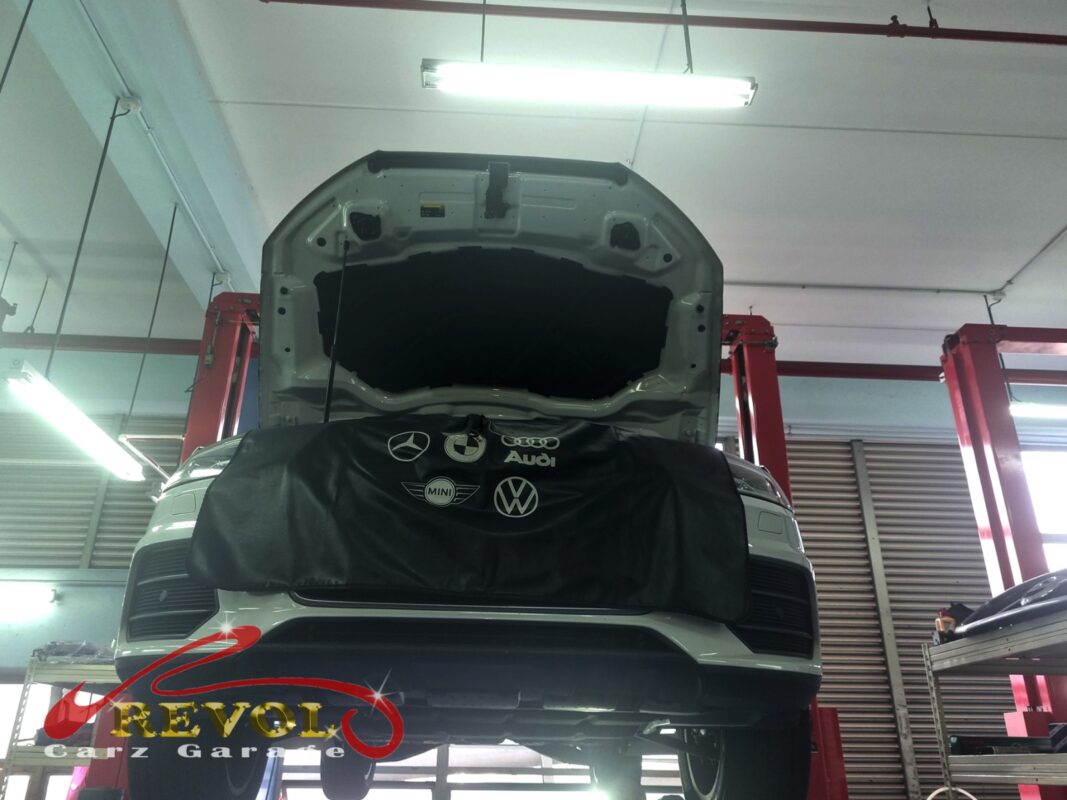 The worn front lower arm bush on the Audi Q3.