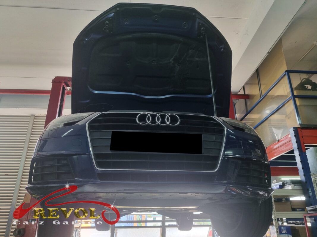 The engine oil and filter changed on the Audi A4.