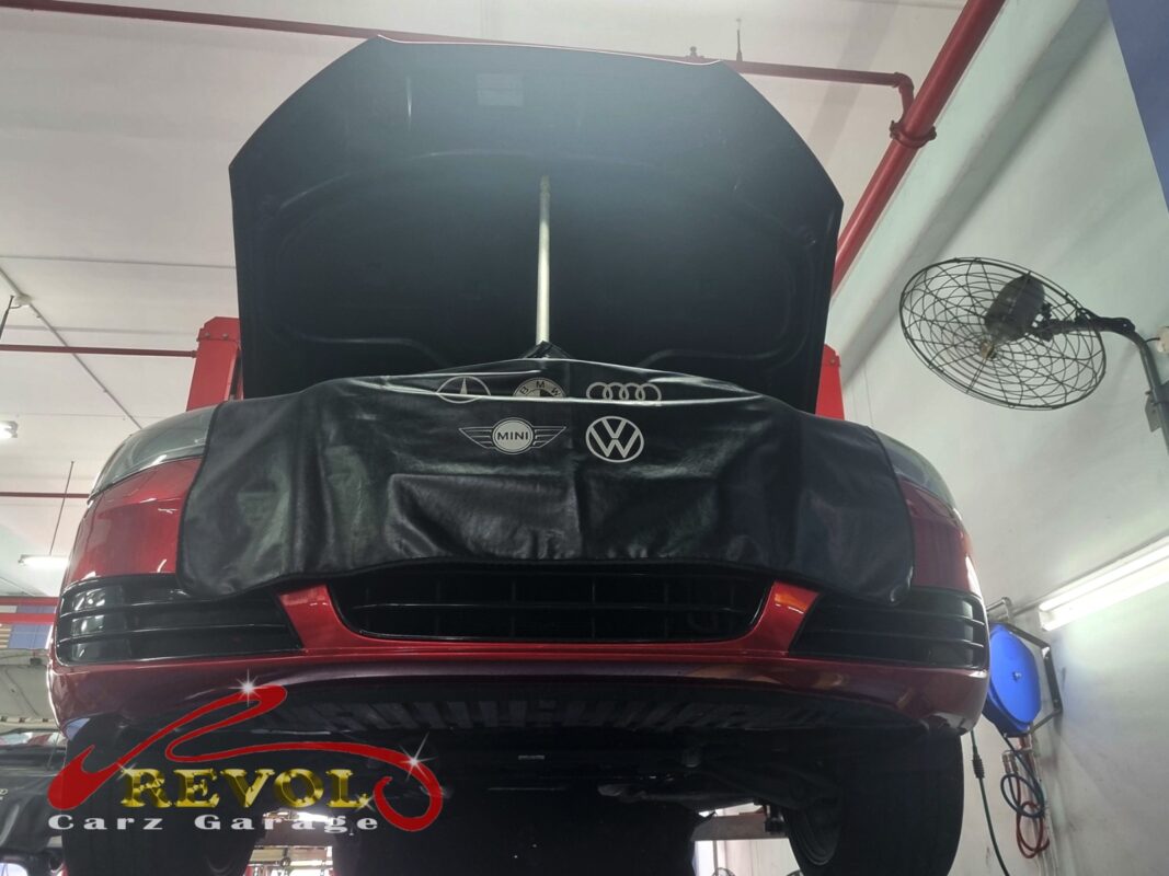 Transmission fluid traces around the pan on the Audi A8.