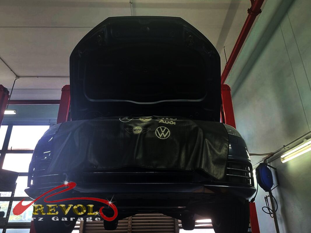 The AC system pressure-checked on the Audi A4 during the leak hunt.