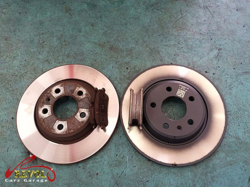 The new genuine Audi-spec front discs and pads ready to fit.