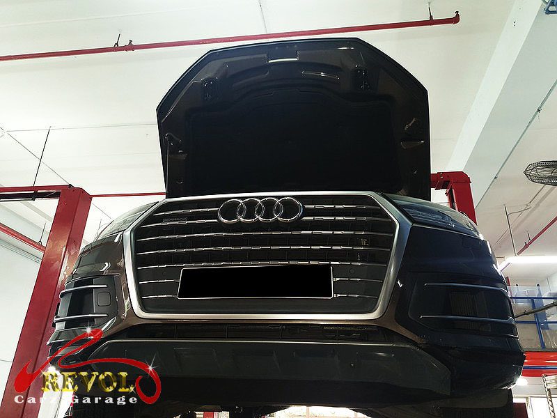 Pressure test on the Audi Q7 cooling system finding the radiator leak.