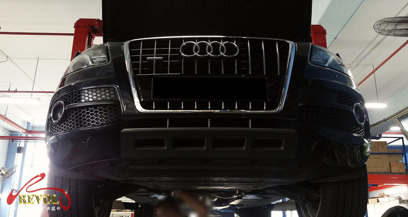 The engine oil and filter changed on the Audi Q5.