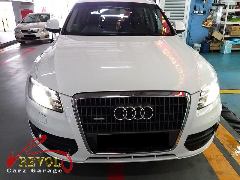 Audi Q5 parked at the workshop, in for a petrol smell diagnosis.
