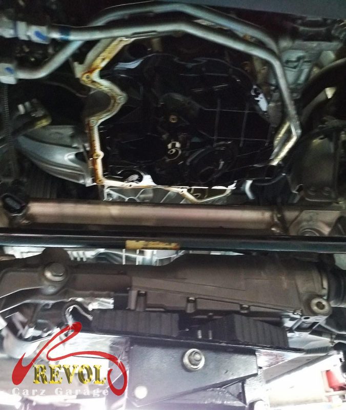 The valve cover removed and the head face cleaned up.