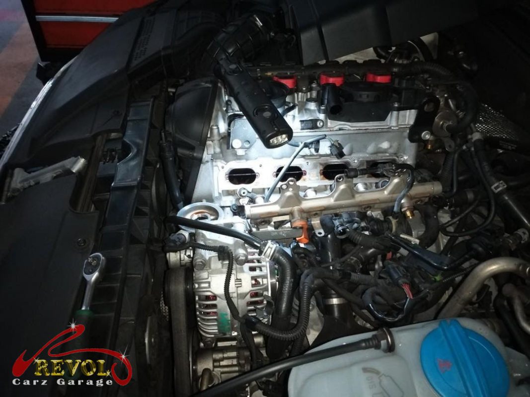 The new genuine Audi-spec intake manifold ready to fit.