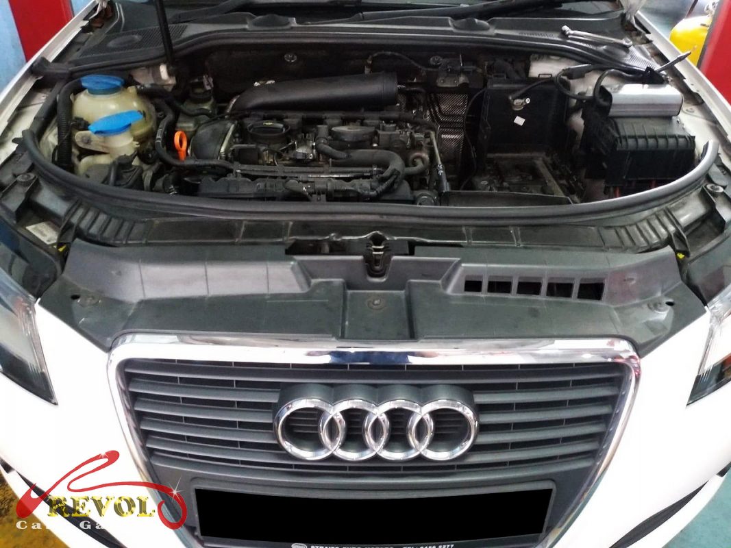 The engine oil and filter changed on the Audi A3.