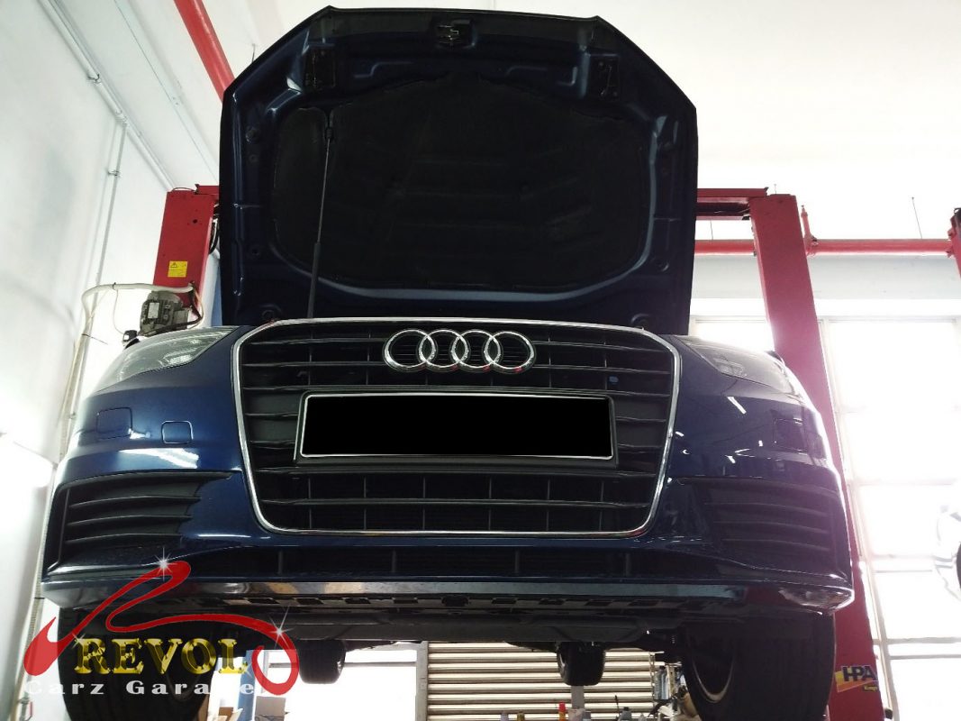 The engine oil and filter changed on the Audi A4.