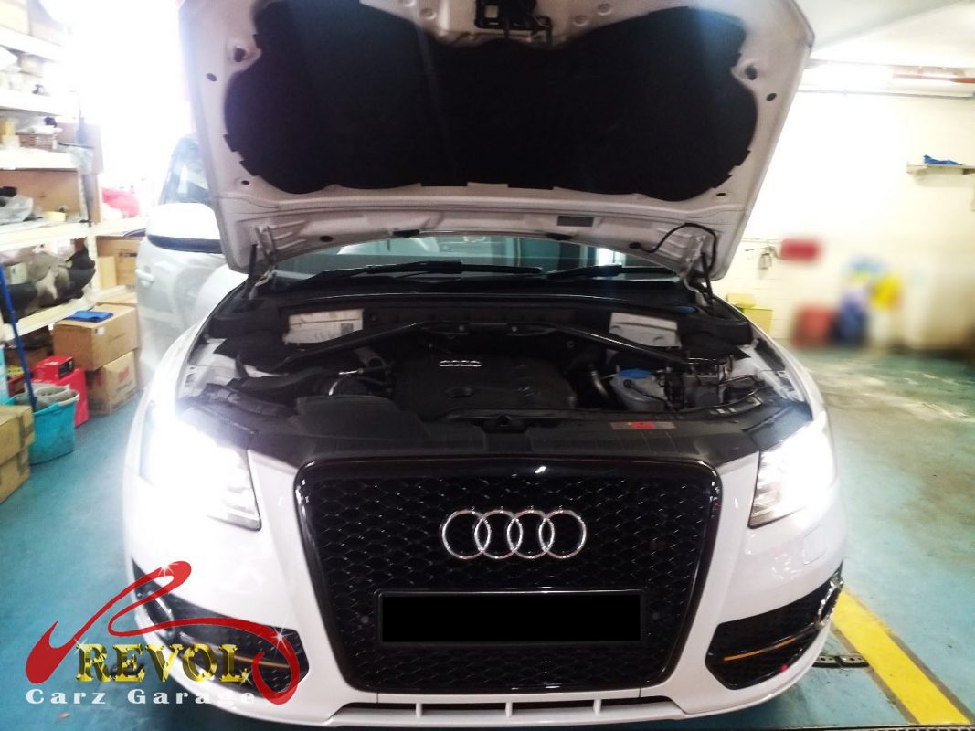 Audi Q5 parked at the workshop, in for a cooling fan diagnosis.