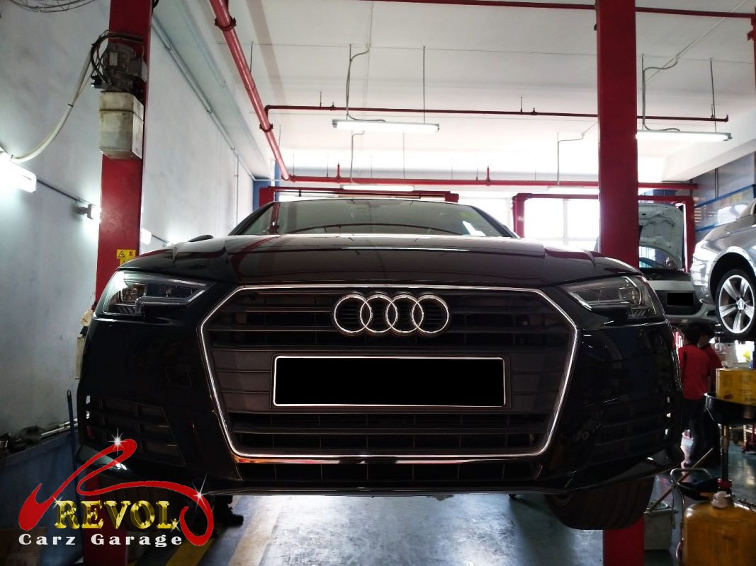The wheel spun and checked by hand on the Audi A4, the noisy corner found.