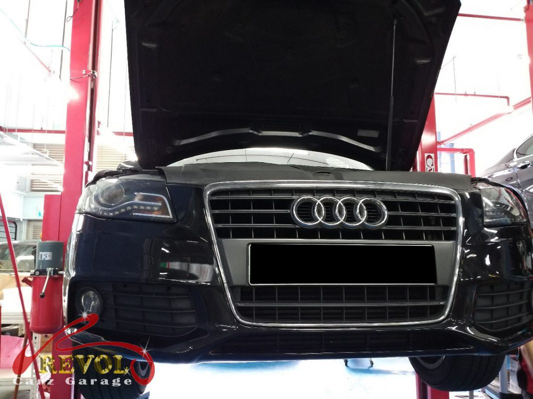 The engine oil and filter changed on the Audi A4.