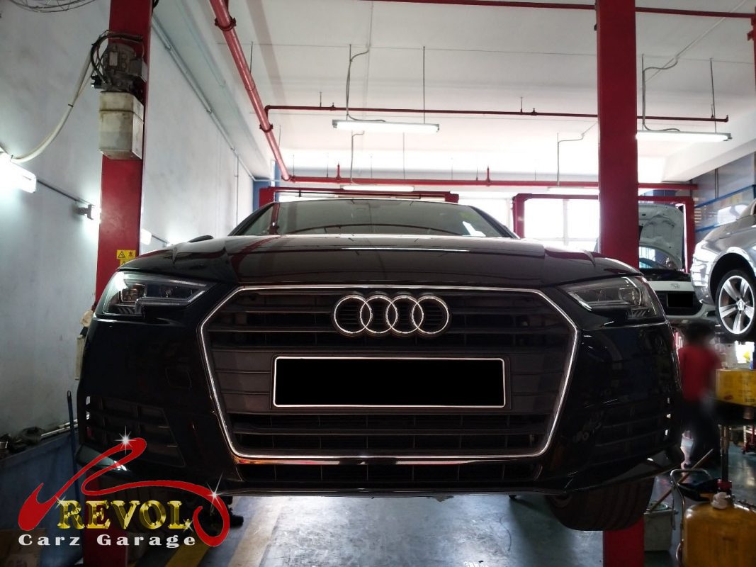 The wheel spun and checked by hand on the Audi A4, the noisy corner found.