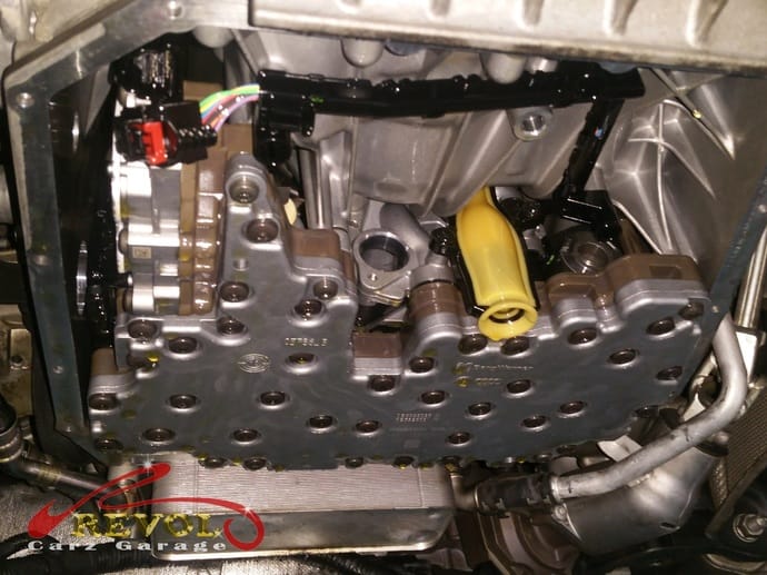 The gear control unit replacement work beginning.