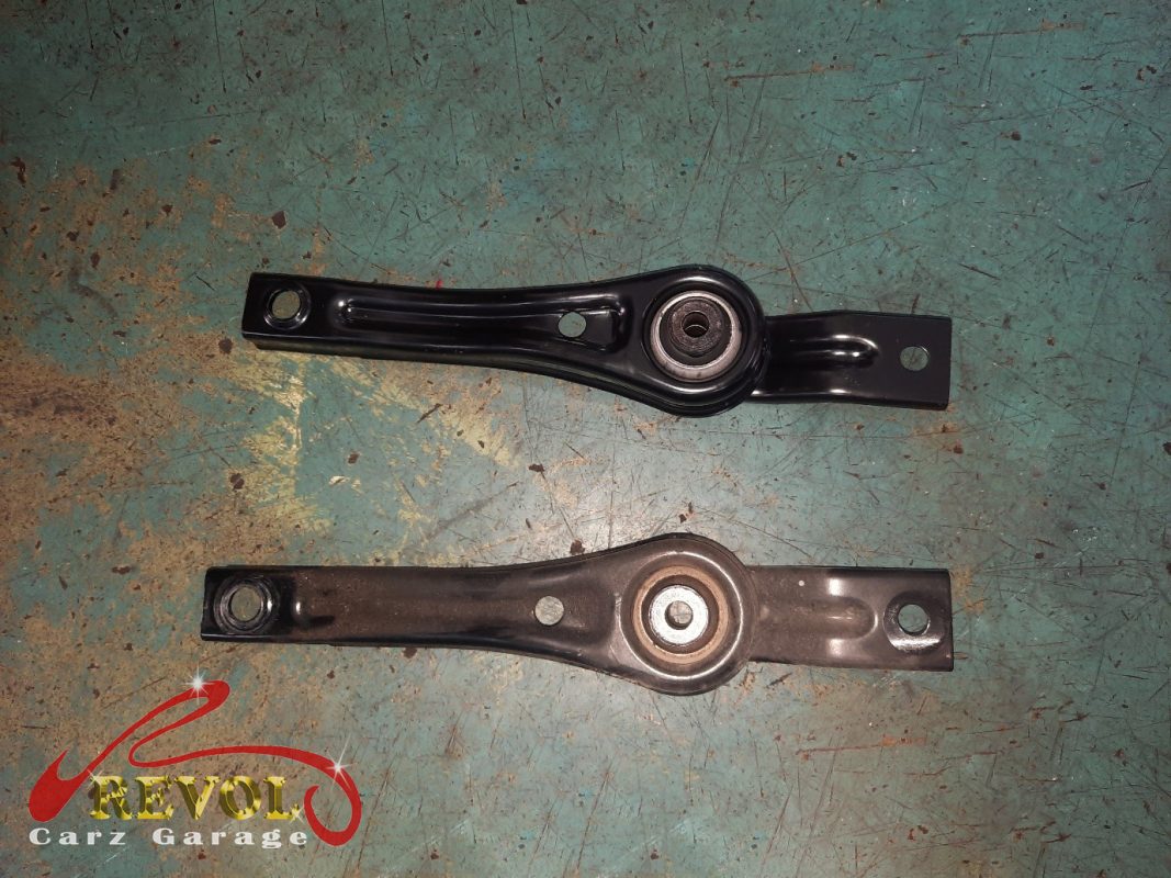 The pendulum mount, the dogbone, with its rubber bushing worn and split.