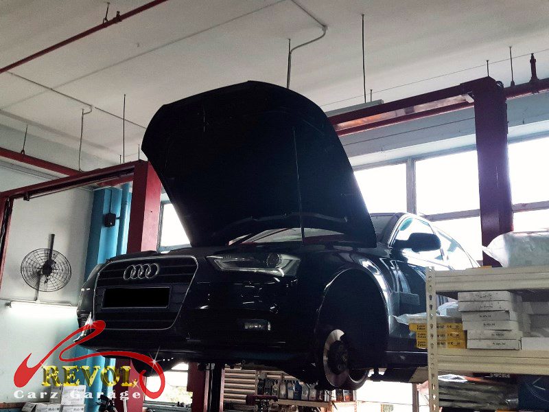 Diagnostic scan on the Audi A4 pointing to the faulty oil level and pressure sensor.