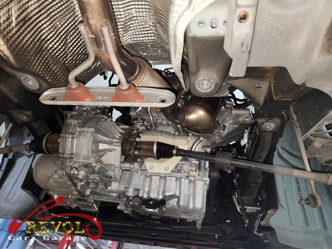 The gearbox mount removed showing the play under load.