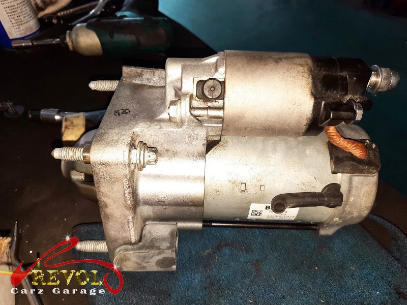 The new genuine BMW-spec starter motor ready to fit.