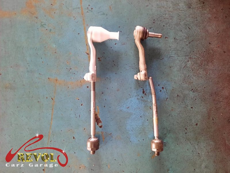 The new genuine BMW-spec tie rods of the current design ready to fit.