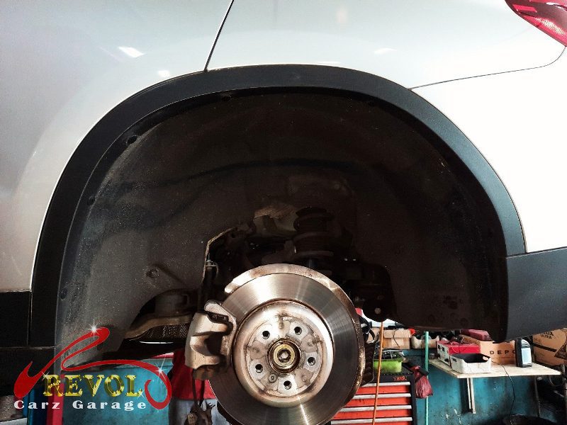 The new BMW-spec front discs and pads ready to fit.