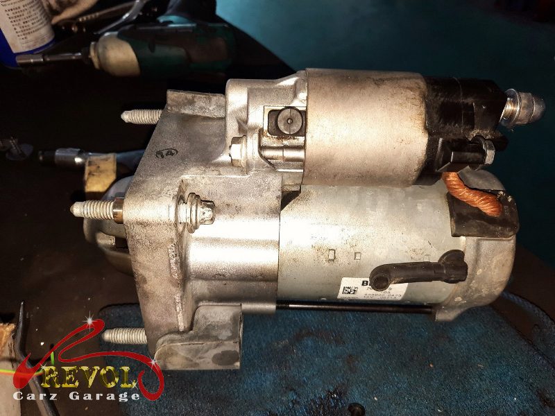 The new genuine BMW-spec starter motor ready to fit.