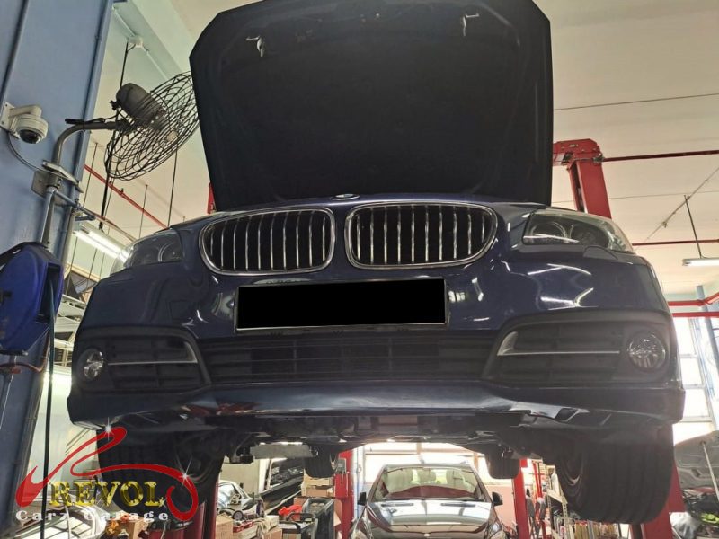 The engine cleaned off and run on the BMW 520i, the leak traced to the oil filter housing.