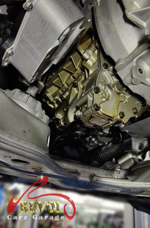 The new genuine BMW-spec oil filter housing gasket ready to fit.