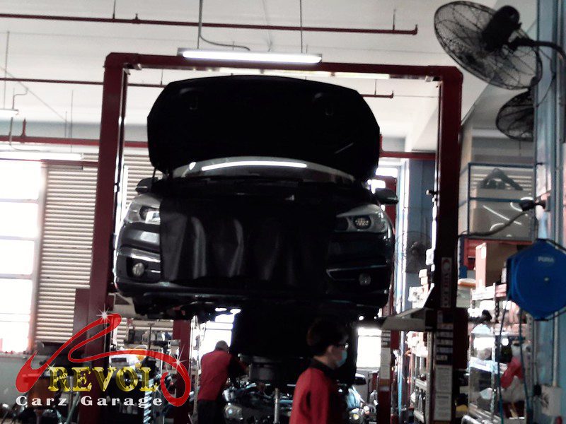The engine oil and filter changed on the BMW 216d.