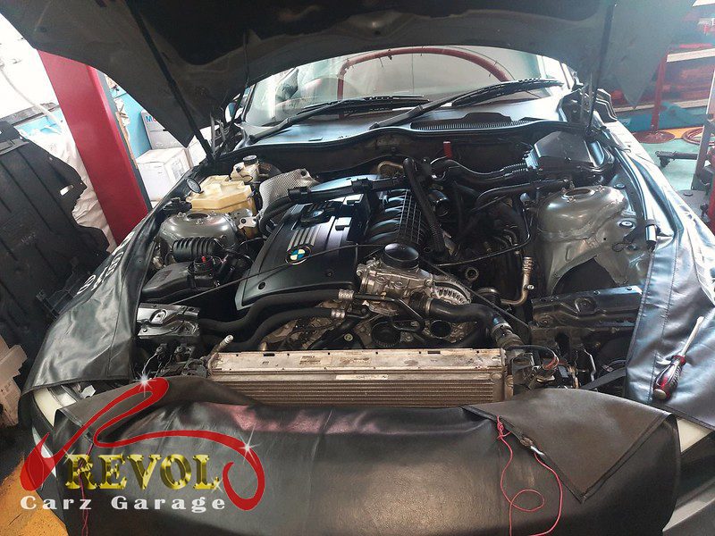 The AC system checked on the BMW Z4.