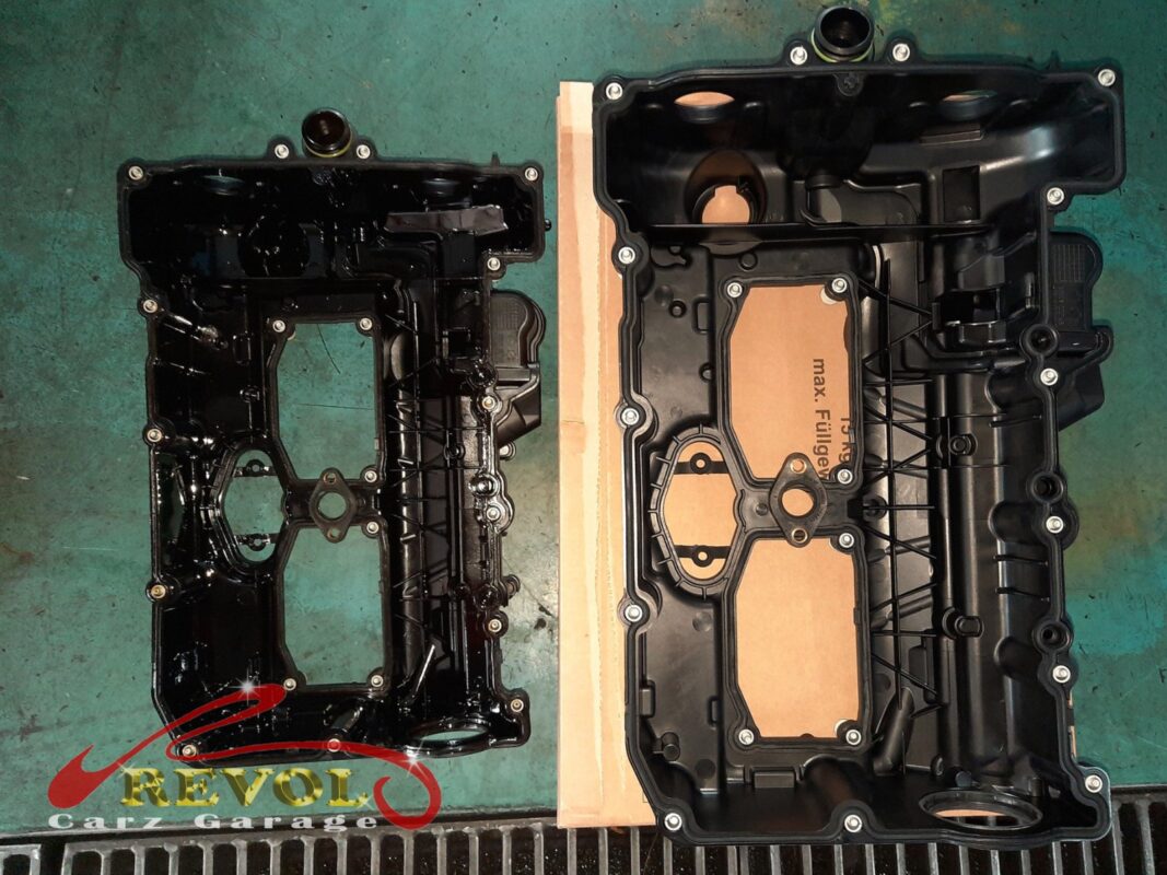 The new BMW-spec valve cover and gasket ready to fit.