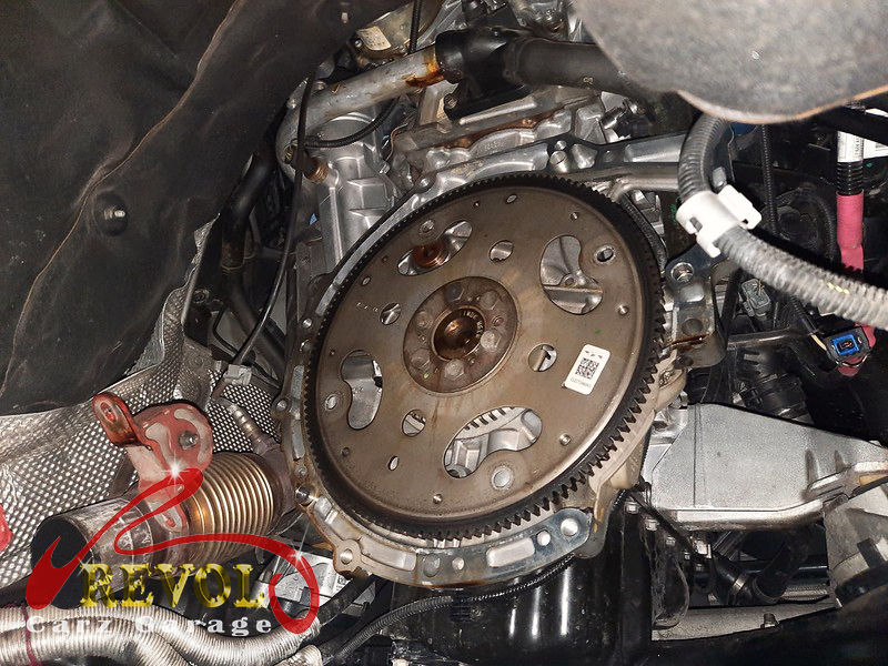 The flywheel removed and the old rear crankshaft seal exposed.