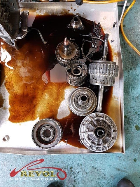 The ultra-cleaned interior of the gearbox after careful cleaning.