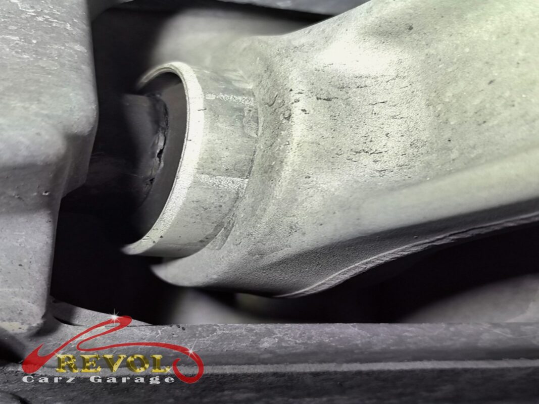 Another of the front arms, the bushing rubber split where it presses into the sleeve.