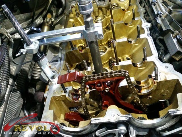 The special tools used for the valve seal work.