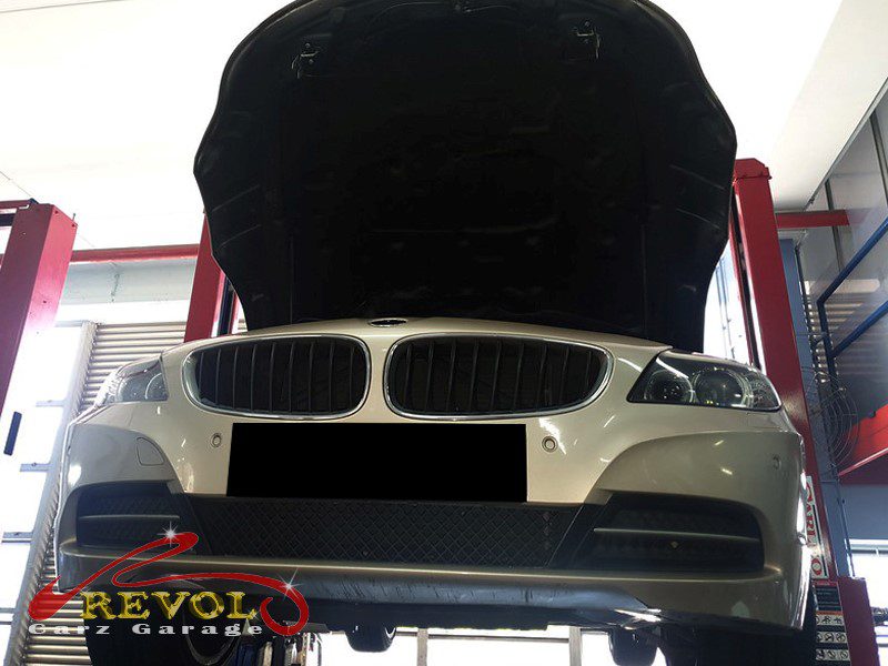 The actual coolant temperature checked on the BMW Z4, the engine running at the right temperature.