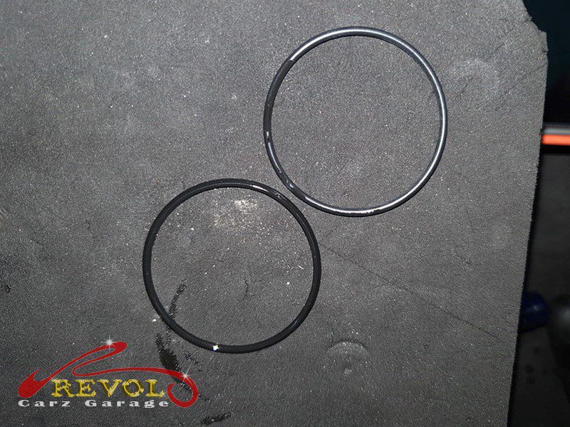 The new genuine BMW-spec O-ring ready to fit.