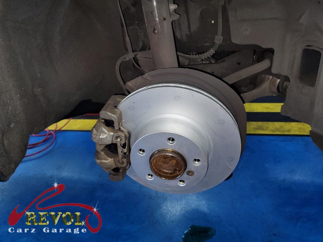 The new genuine BMW-spec front discs, pads and wear sensor ready to fit.
