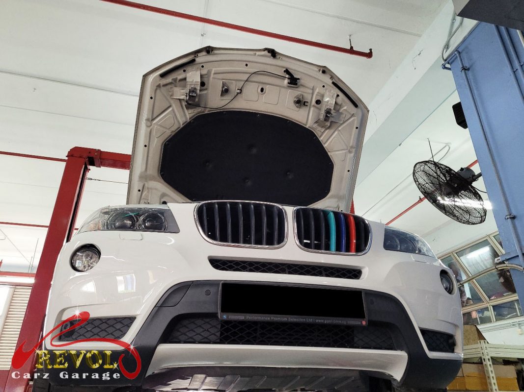The engine oil and filter changed on the BMW X3.