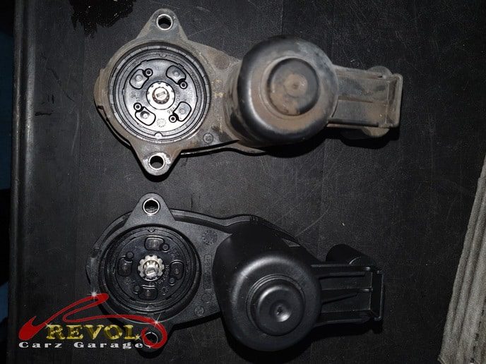 The BMW handset connected to the car, identifying the faulty left parking brake actuator.