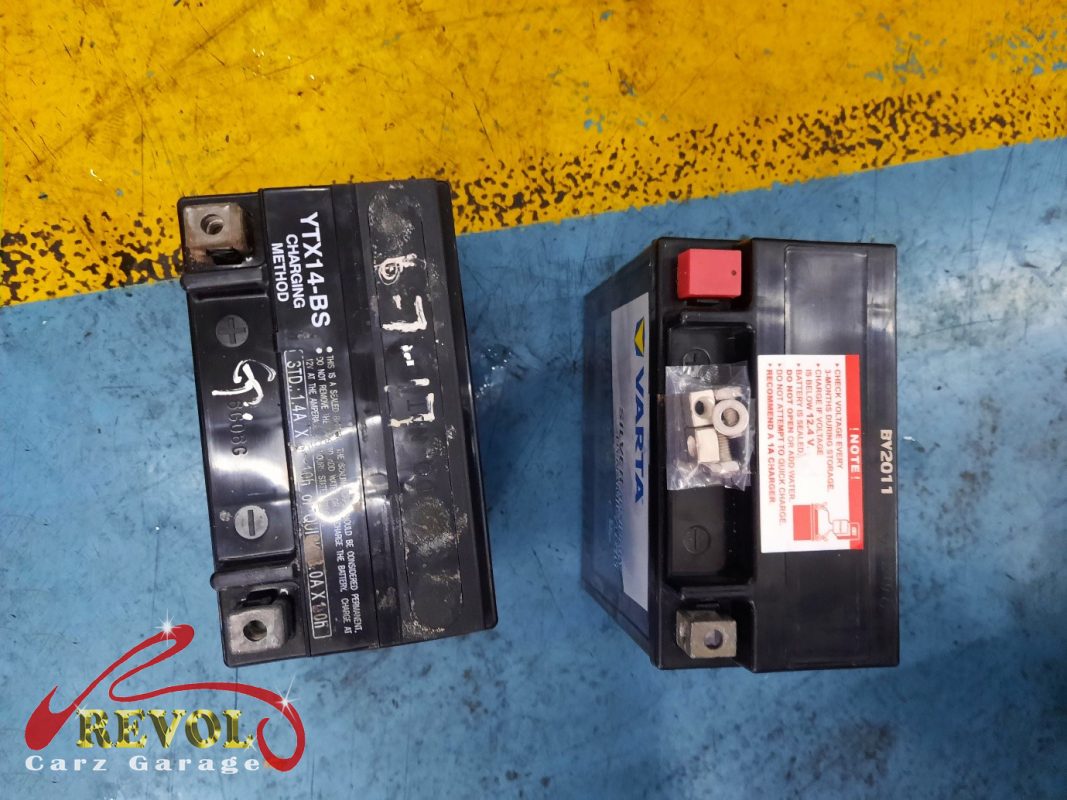The new genuine Mercedes battery of the correct type ready to fit.