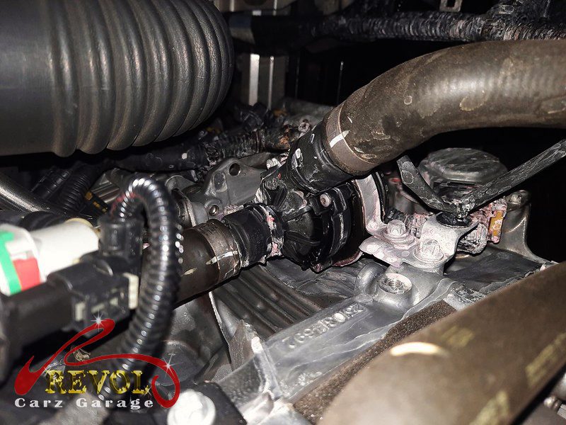 Pressure test on the Mercedes-Benz CLA200 cooling system finding the leak.