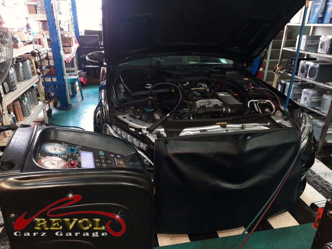 The aircon system checked on the Mercedes-Benz C180, the compressor not building pressure.