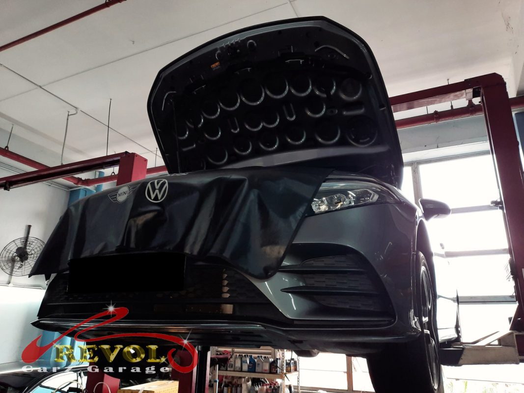 The engine oil and filter changed on the Mercedes-Benz A200.